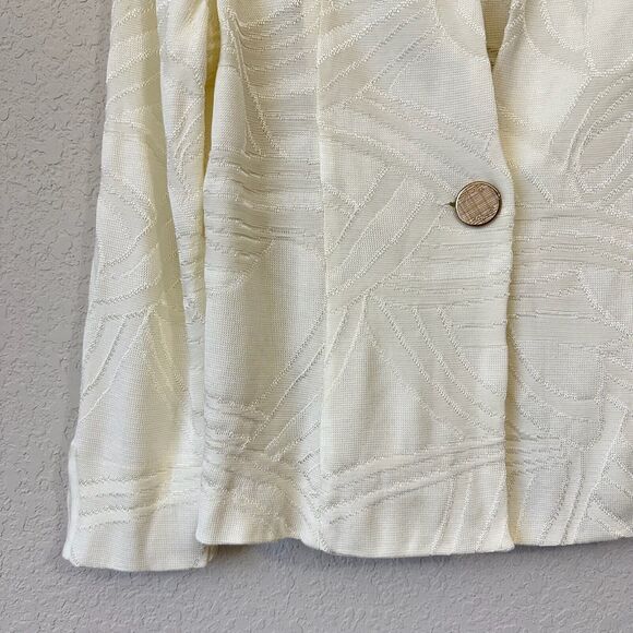 MISOOK Notch Collar Tonal Print Jacket in Cream Petite Size - Picture 4 of 11
